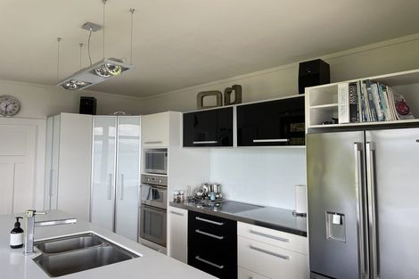 Photo of property in 17 Palliser Road, Roseneath, Wellington, 6011