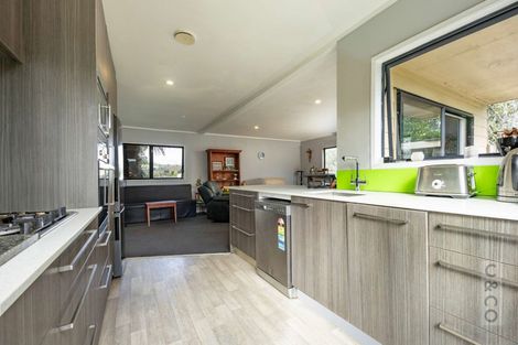 Photo of property in 836 Old North Road, Waimauku, 0882