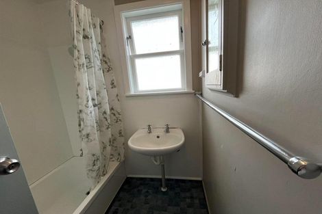 Photo of property in 18 Goldsmith Crescent, Levin, 5510