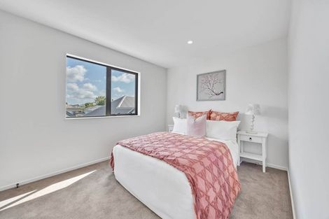 Photo of property in 2/25 Taikata Road, Te Atatu Peninsula, Auckland, 0610