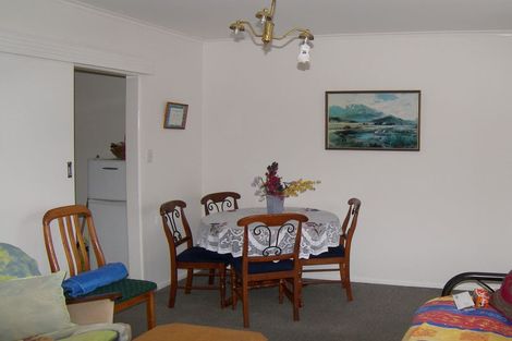 Photo of property in 2/17 Settlement Road, Papakura, 2110