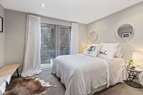 Photo of property in 37a Gurkha Crescent, Khandallah, Wellington, 6035