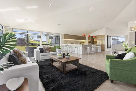 Photo of property in 53 Urquhart Road, Karaka, Papakura, 2580