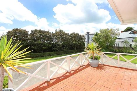 Photo of property in 126 Hinemoa Street, Birkenhead, Auckland, 0626