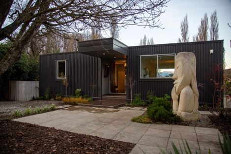 Photo of property in 10 Tapley Paddock, Wanaka, 9305