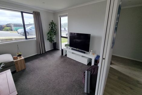 Photo of property in 62 Hokioi Drive, Kenepuru, Porirua, 5022
