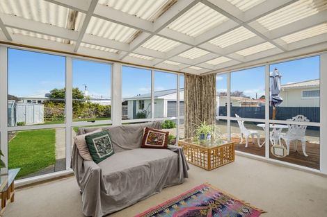 Photo of property in 15 Caxton Street, Onekawa, Napier, 4110