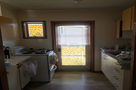 Photo of property in 2/495 Glenfield Road, Glenfield, Auckland, 0629