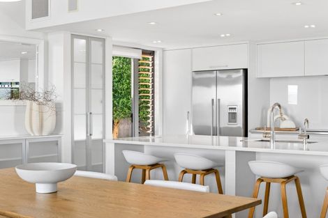 Photo of property in 40 Roslyn Road, Bluff Hill, Napier, 4110