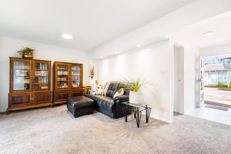 Photo of property in 1/28 Manly Esplanade, Browns Bay, Auckland, 0630