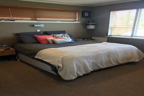 Photo of property in 30a Te Atatu Road, Te Atatu South, Auckland, 0610