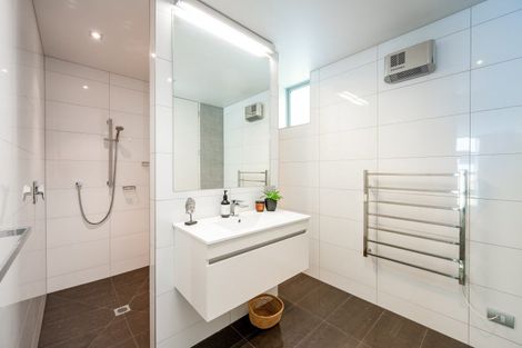 Photo of property in 15 Faulks Terrace, Wanaka, 9305