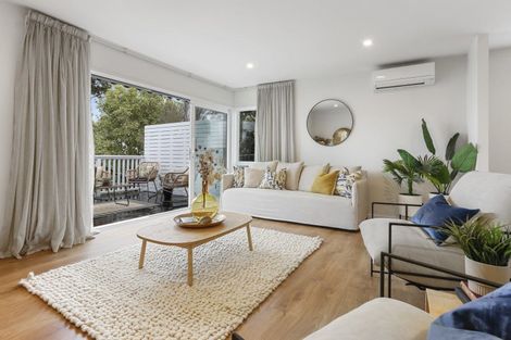 Photo of property in 8a Steen Place, Mangere Bridge, Auckland, 2022