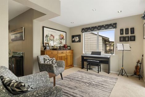 Photo of property in 3 Augusta Place, Forrest Hill, Auckland, 0620