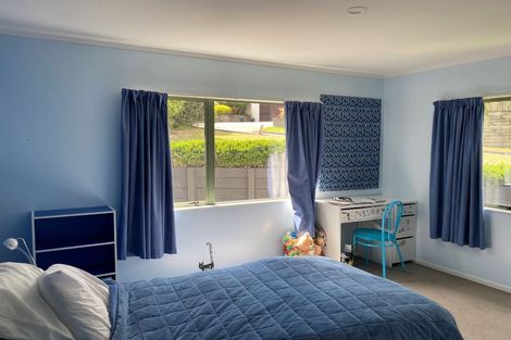 Photo of property in 28 Saunders Close, Whitby, Porirua, 5024