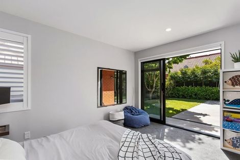 Photo of property in 21 Bryndwr Road, Fendalton, Christchurch, 8052