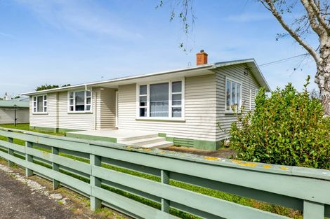 Photo of property in 27 Reid Avenue, Hawera, 4610