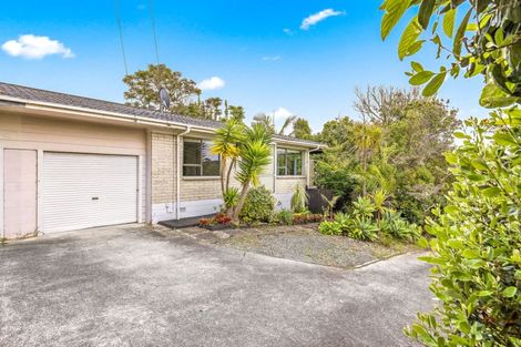 Photo of property in 1/92 Saddleback Rise, Murrays Bay, Auckland, 0630