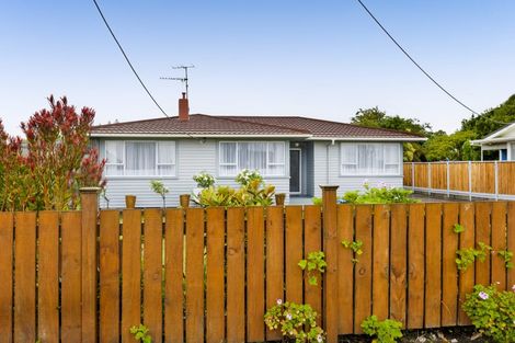 Photo of property in 240 Egmont Street, Patea, 4520