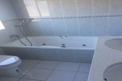 Photo of property in 231a Lake Road, Belmont, Auckland, 0622