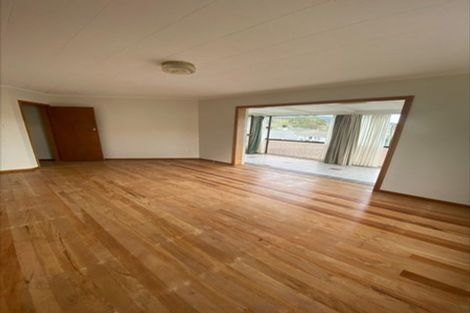 Photo of property in 4 Bella Grove, Naenae, Lower Hutt, 5011