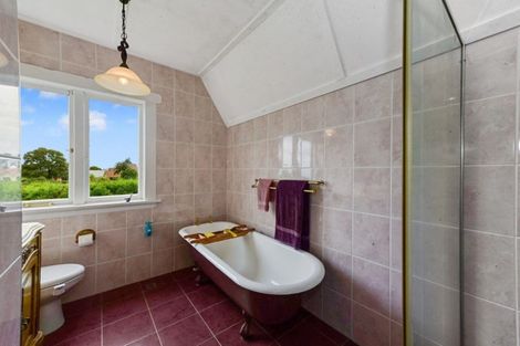 Photo of property in 69 Forest Lake Road, Forest Lake, Hamilton, 3200