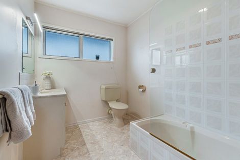 Photo of property in 45c Hyde Road, Rothesay Bay, Auckland, 0630