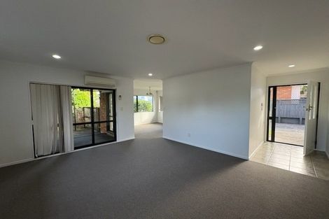 Photo of property in 3 Grande Vue Road, Papatoetoe, Auckland, 2025