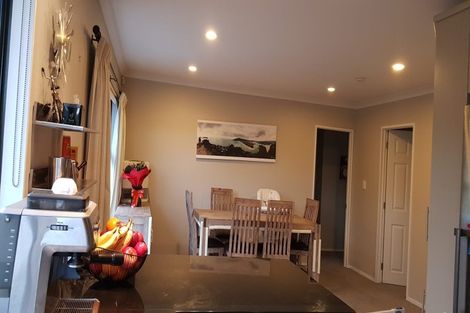 Photo of property in 21 Chadlington Avenue, Henderson, Auckland, 0612