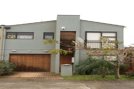 Photo of property in 15 Spalding Rise, Golflands, Auckland, 2013