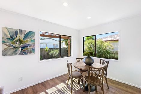 Photo of property in 45 Darren Crescent, Half Moon Bay, Auckland, 2012