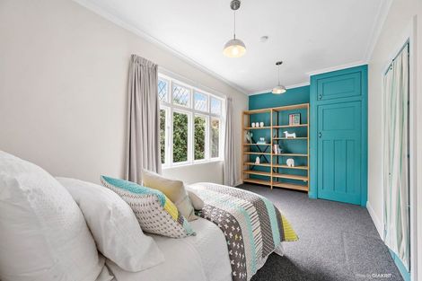 Photo of property in 43 Severn Street, Island Bay, Wellington, 6023