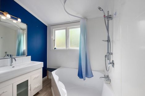 Photo of property in 90 Wellington Street, Picton, 7220