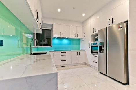 Photo of property in 91 San Valentino Drive, Henderson, Auckland, 0612