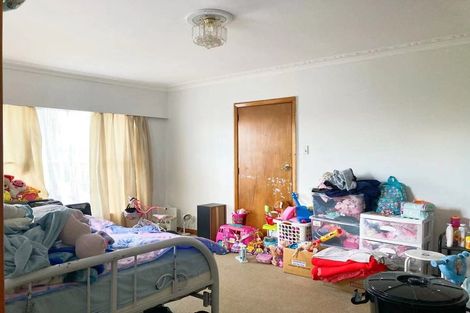 Photo of property in 66 Roberts Road, Te Atatu South, Auckland, 0610