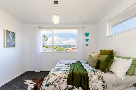 Photo of property in 1 Hadfield Place, Paraparaumu Beach, Paraparaumu, 5032