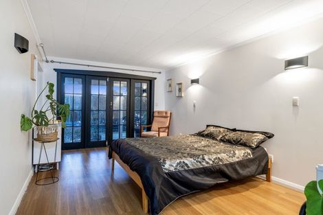 Photo of property in 102 Paremata Road, Paremata, Porirua, 5024