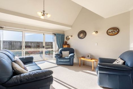 Photo of property in Rangeview Villas, 35/9 Fuller Close, Levin, 5510