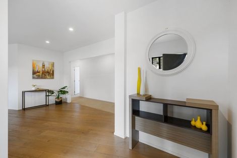 Photo of property in 28 Kilmacrennan Drive, Rosehill, Papakura, 2113