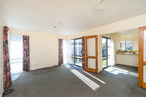 Photo of property in 18 Westmere Place, Takaro, Palmerston North, 4412