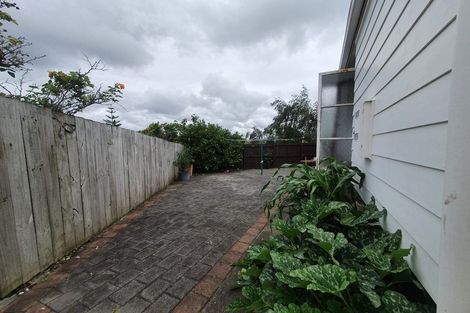 Photo of property in 1 Oakmont Place, Wattle Downs, Auckland, 2103