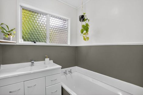 Photo of property in 2/155 Verbena Road, Birkdale, Auckland, 0626