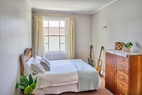 Photo of property in 83 Oroua Street, Eastbourne, Lower Hutt, 5013