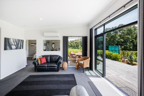 Photo of property in 567 Lethbridge Road, Halcombe, 4775