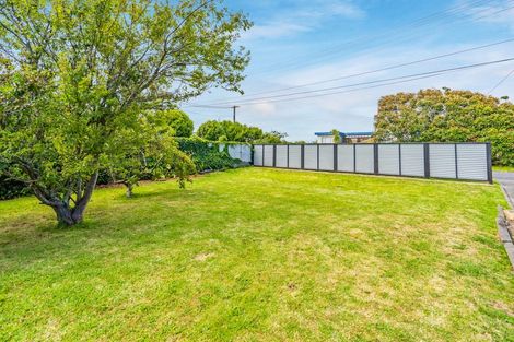 Photo of property in 16 Kaka Road, Raumati Beach, Paraparaumu, 5032