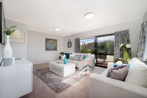 Photo of property in 2/77 Aberfeldy Avenue, Highland Park, Auckland, 2010
