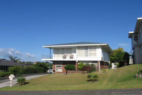 Photo of property in 15 Lydia Avenue, Northcote, Auckland, 0627