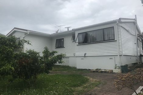 Photo of property in 936 East Coast Road, Northcross, Auckland, 0630
