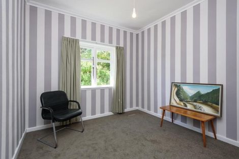 Photo of property in 33 Bentinck Avenue, Strathmore Park, Wellington, 6022