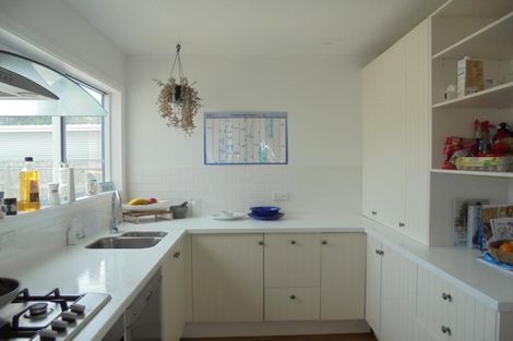 Photo of property in 35a Marine Parade, Seatoun, Wellington, 6022